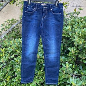 PAIGE Roxie Capri Jeans. Medium Wash. Size 25. Excellent condition.